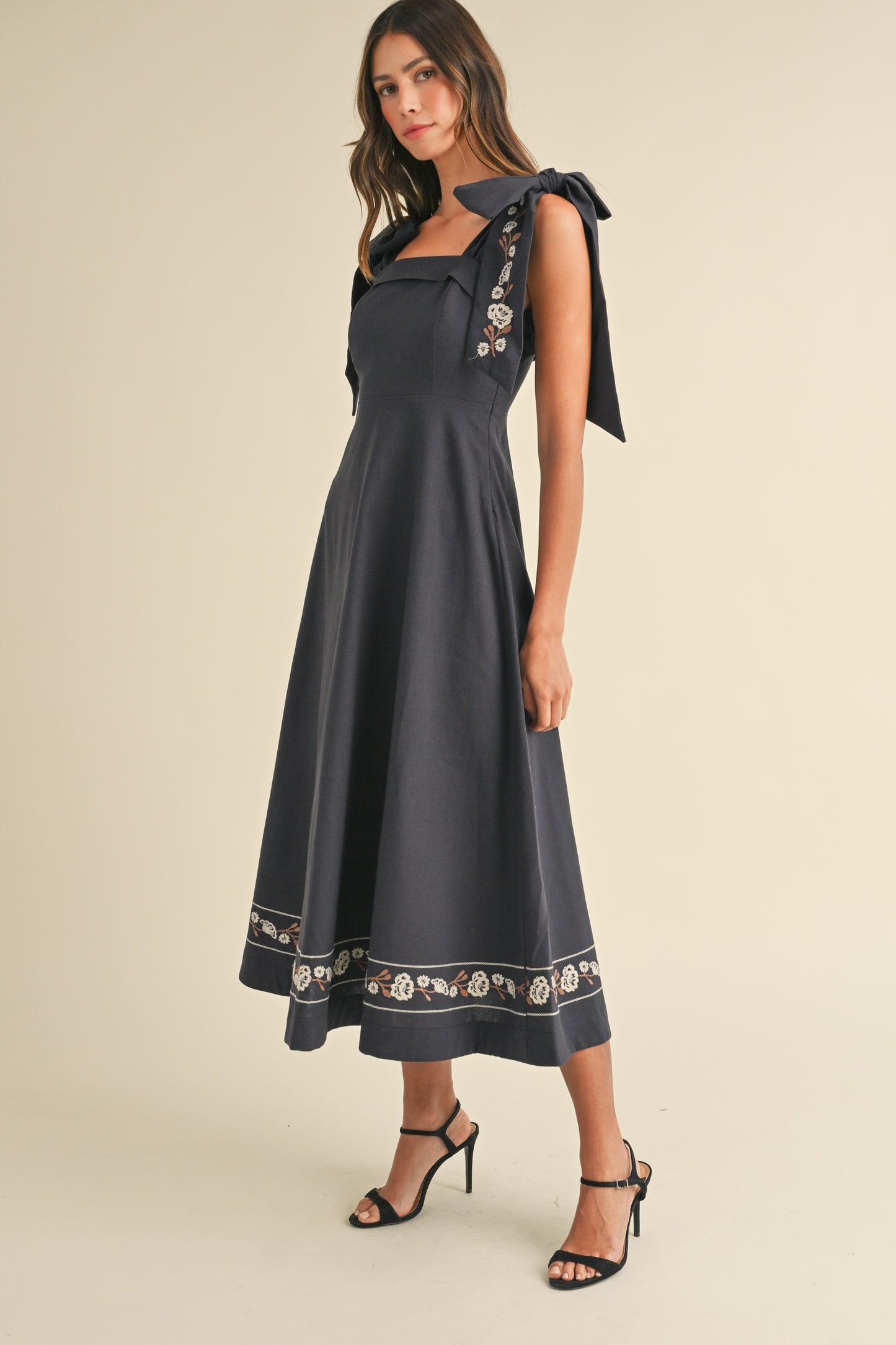 EMBROIDERED SELF TIE RIBBON STRAP MIDI DRESS