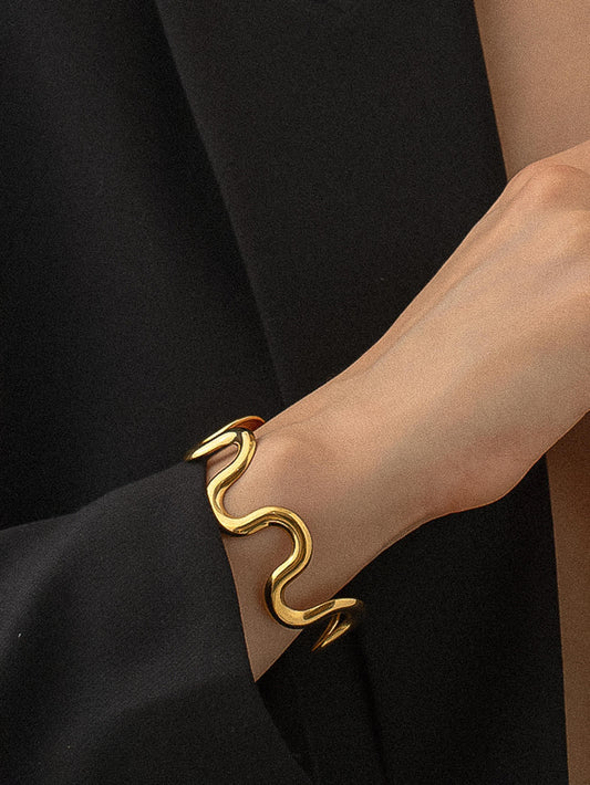 18K Gold Non-Tarnish Wavy Bold Statement Bracelet