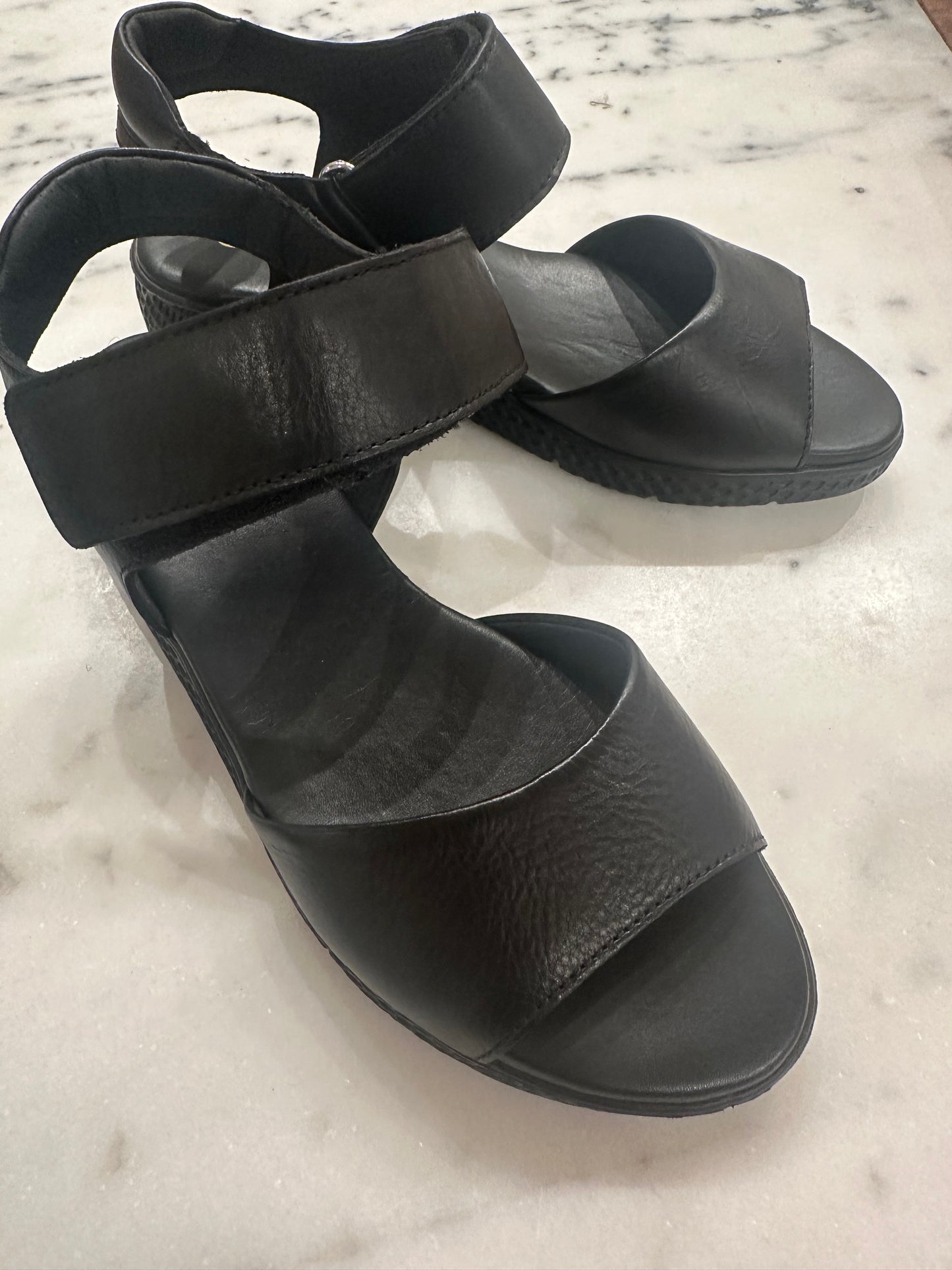 Time Out black sandal