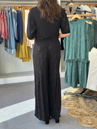 Twaina Textured Satin Soft Volume Wide Leg Pant