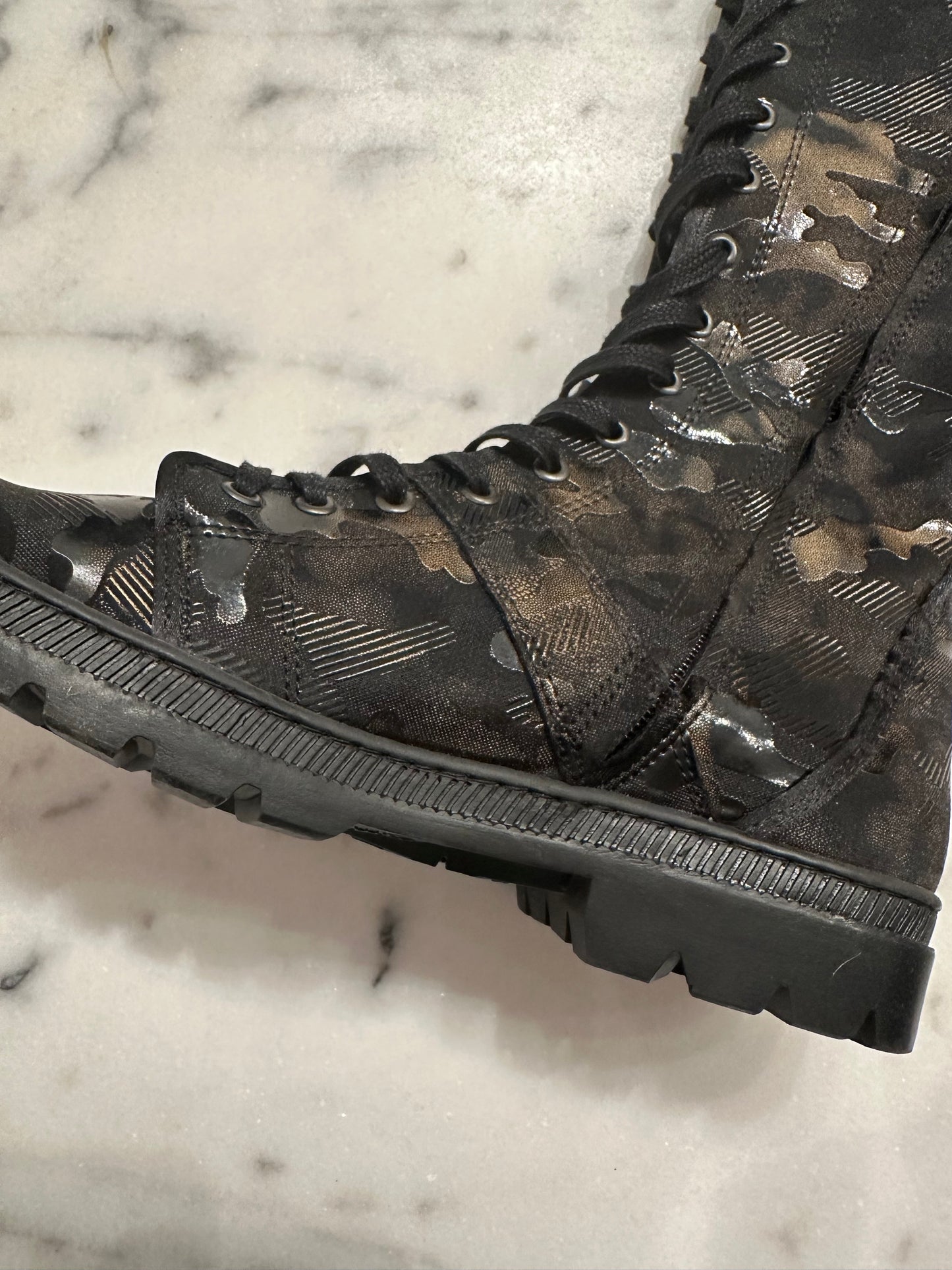 lace up camo boots