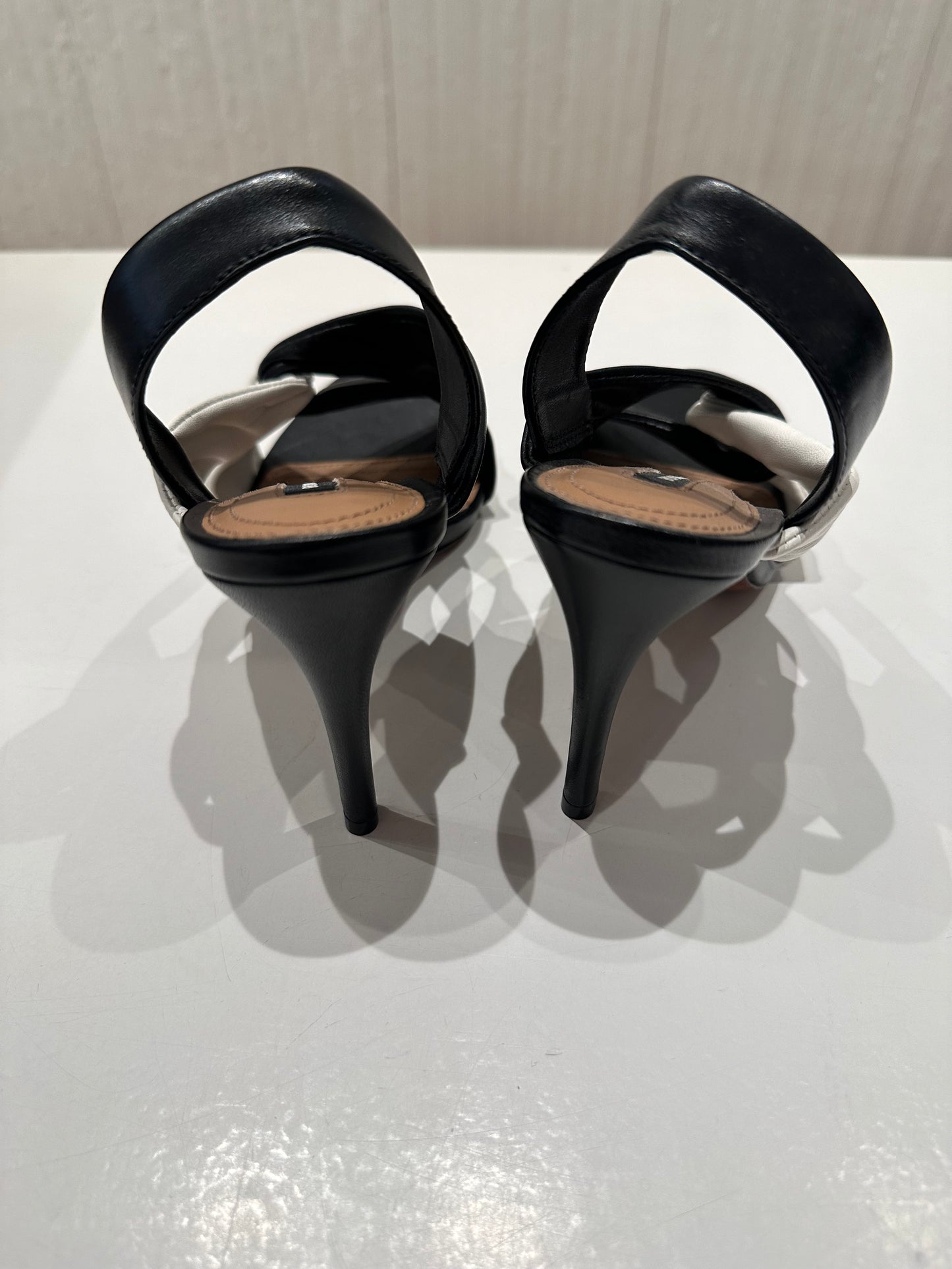 Talia soft nappa black and white heel