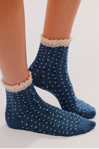 Rosebud Waffle Knit Ankle Sock