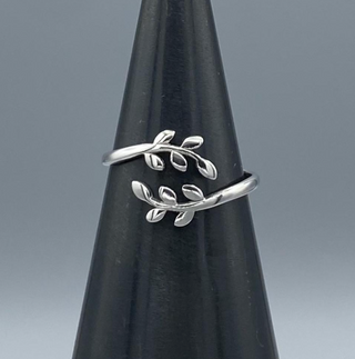 Crossed Leaves Ring