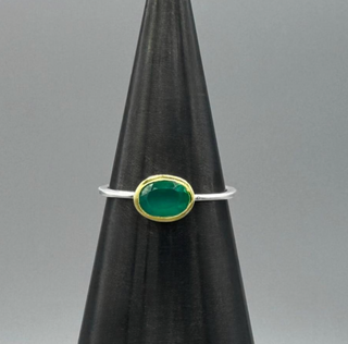 Two Tone Oval Green Onyx Bezel Ring